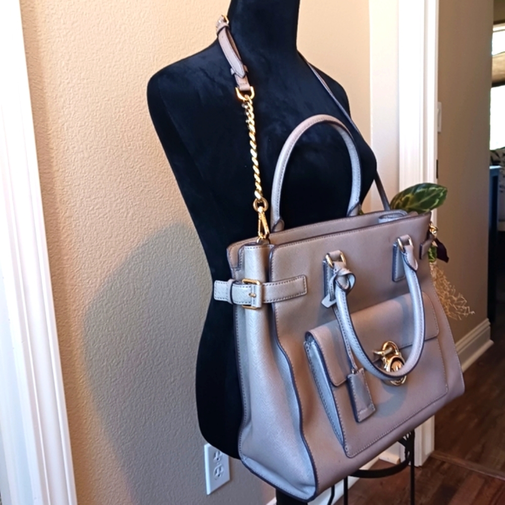 🛍Euc Michael Kors Saffiano leather satchel